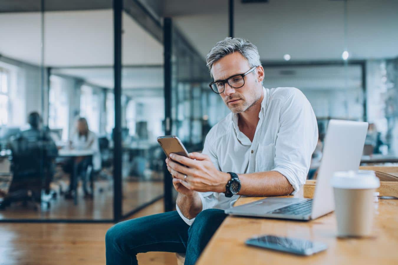 microsoft authenticator security update on smartphone