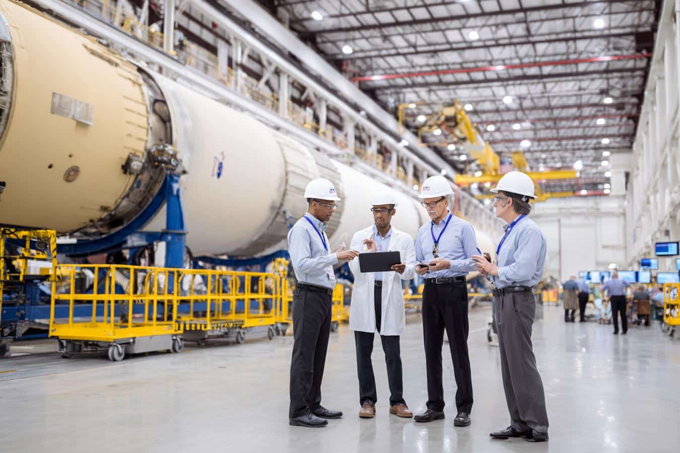 nasa sls rocket with centaur v